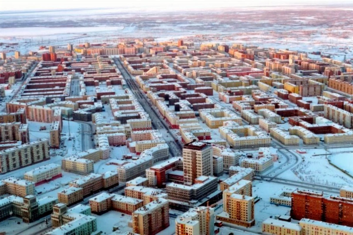 Аэросъёмка Норильска зимой: город на многолетнемёрзлых грунтах